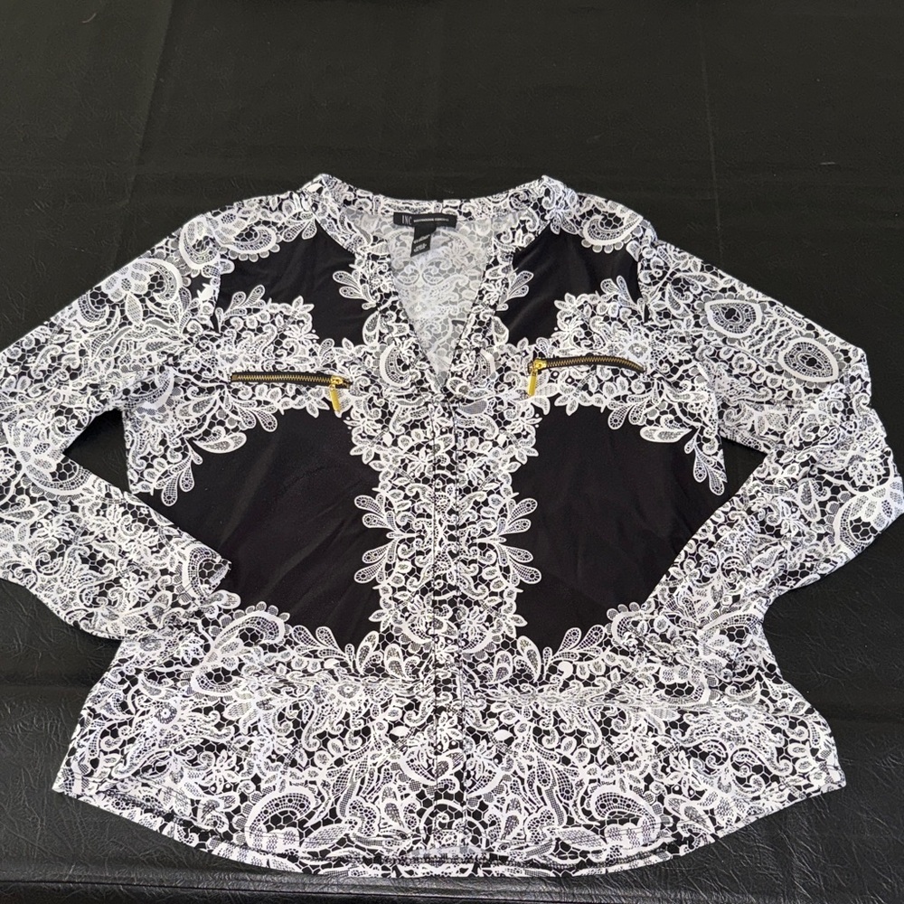 INC International Concepts Black and White Lace Blouse, size XL (CL)